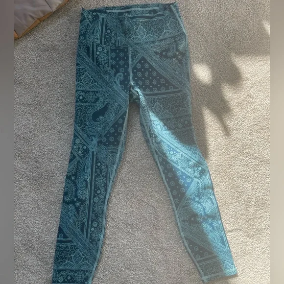 NEW fabletics leggings - Picture 5 of 5
